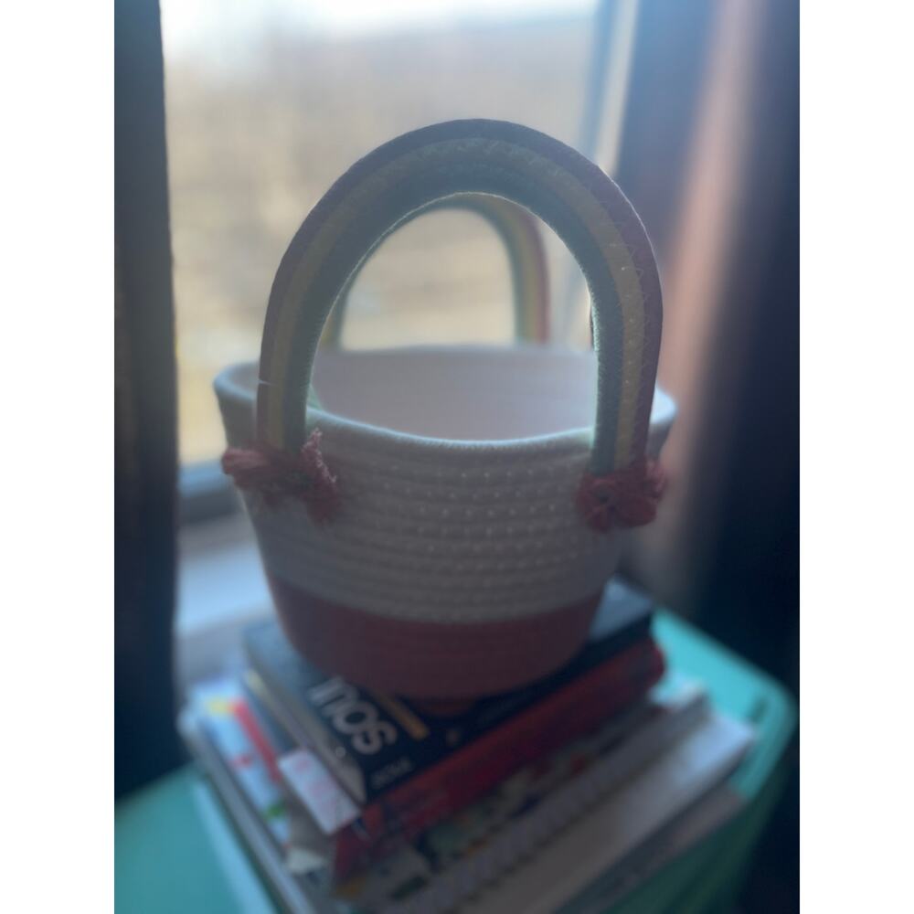 SMALL RAINBOW HANDLE FABRIC BASKET-PERFECT FOR EASTER! BNWT SUPER CUTE